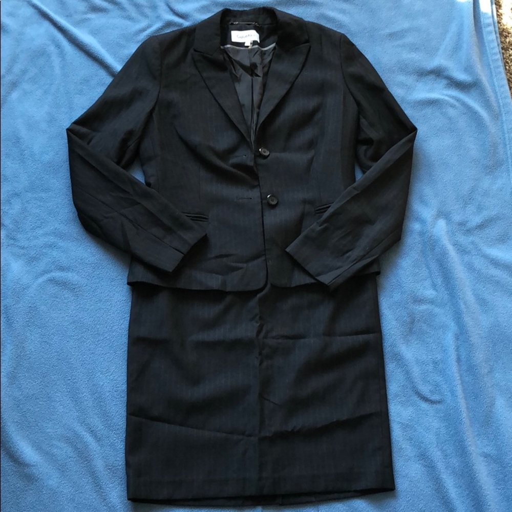 Calvin Klein 2 piece suit